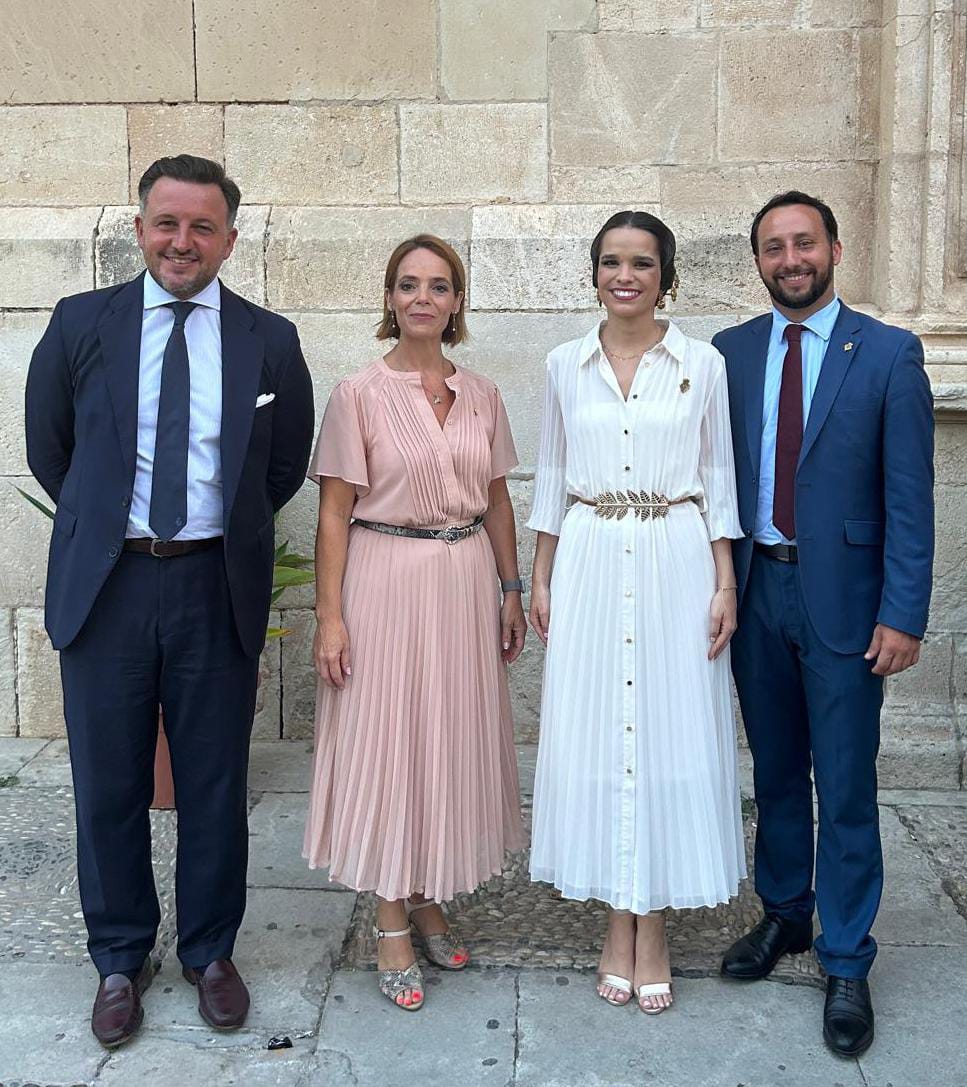 El primer tinent d'alcalde, la regidora de Festes i la Reina de les Festes de Castelló assisteixen com a convidats a les festes patronals d'Elx