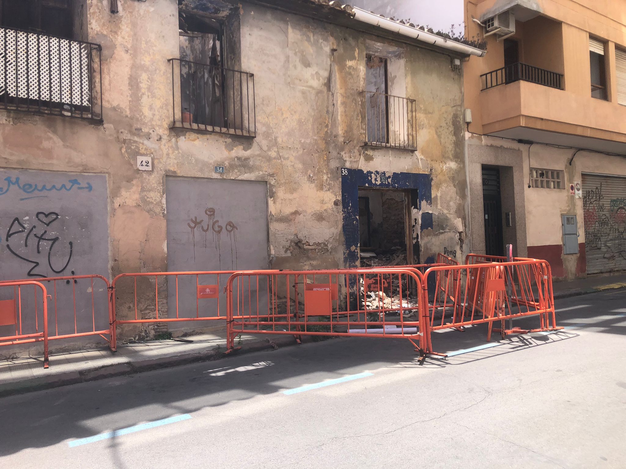 El PSPV arreplega queixes veïnals per la deixadesa del PP amb l'habitatge derruït en Pintor Castell